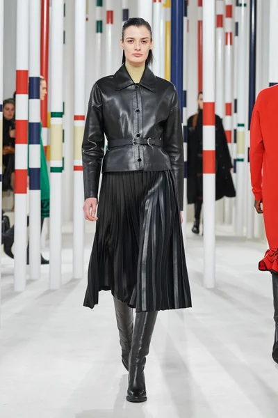 Look 19
